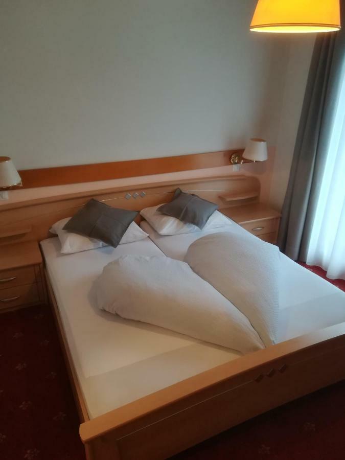 Pension Apartments Klotznerhof Шена Стая снимка